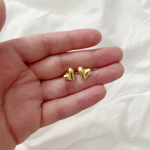 MADEWELL Gold Heart Stud Earrings - Picture 3 of 5